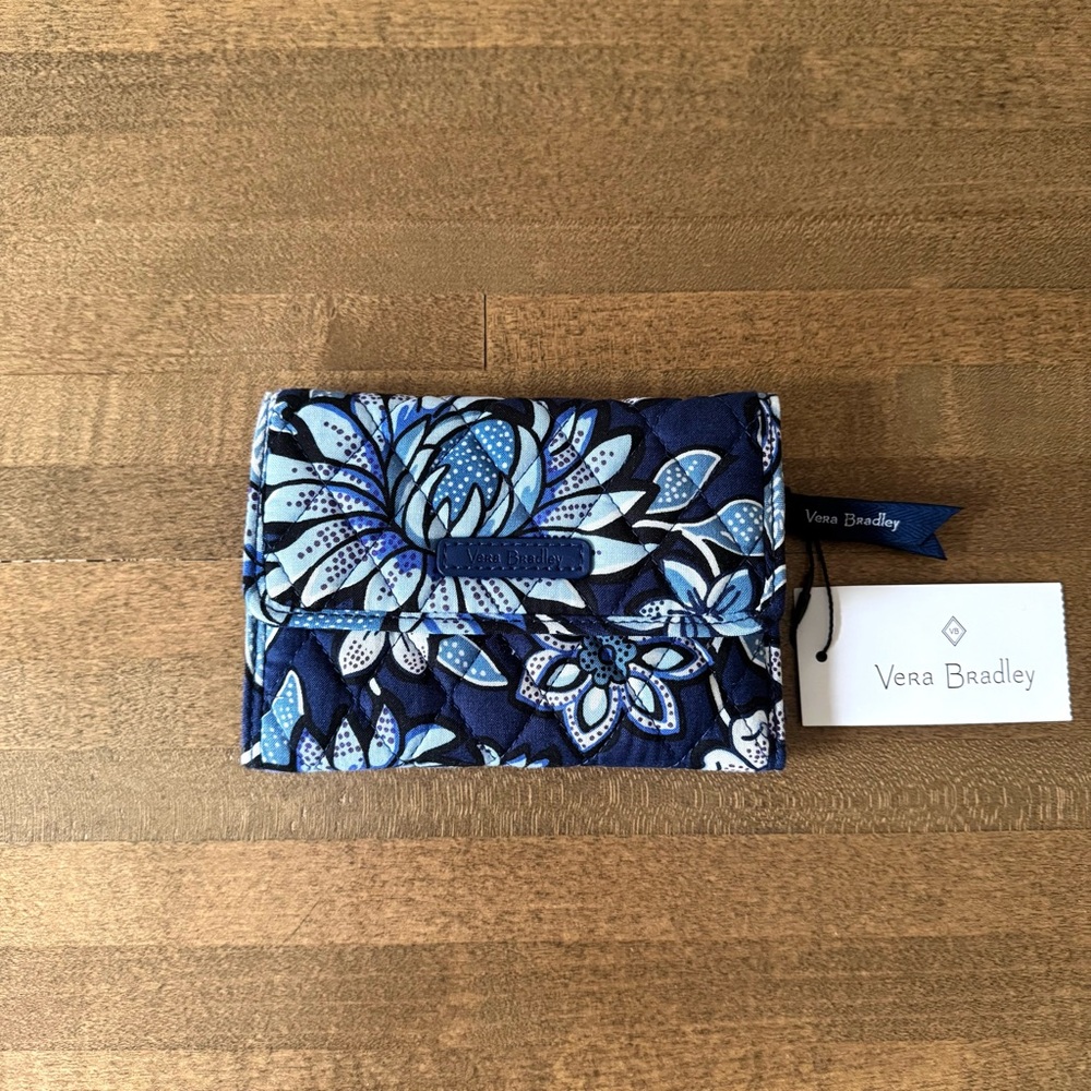 Vera Bradley Euro Wallet in Tropics Tapestry